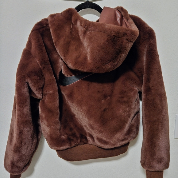 NWT nike faux fur jacket - Picture 4 of 10